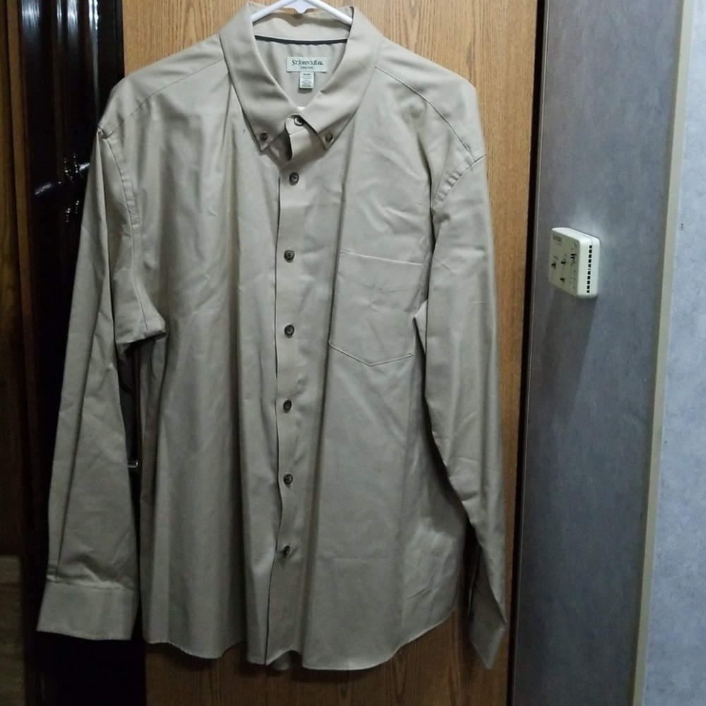 Men's St. John's Bay button up dress shirt